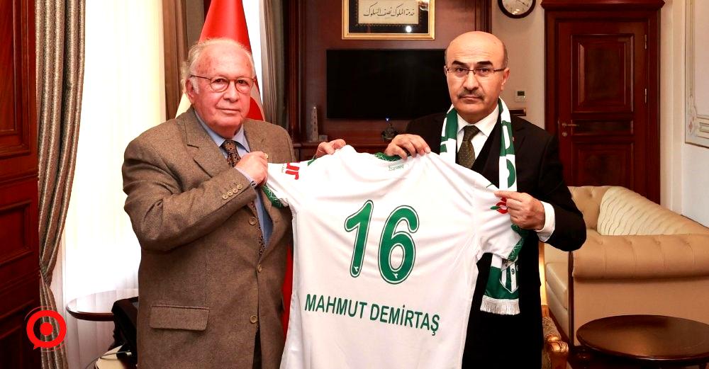 Bursaspor yönetimi, Bursa Valisi Mahmut Demirtaş’ı ziyaret etti