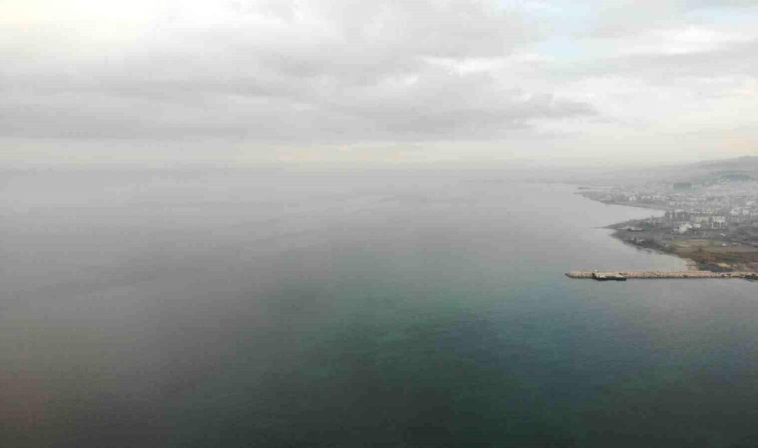 Çanakkale Boğazı’nda gece saatlerinde