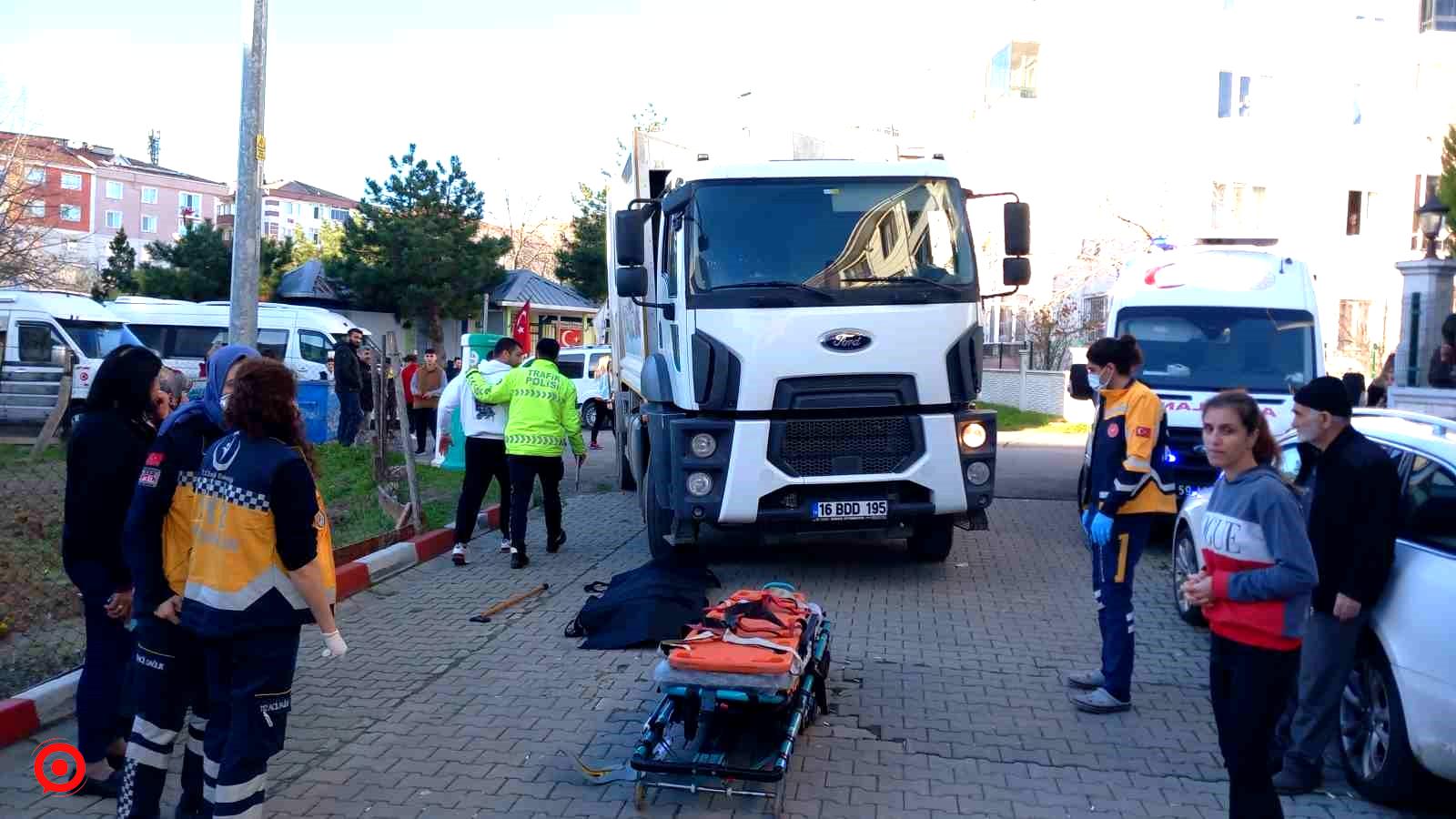 Çorlu’da korkunç kaza: Çöp kamyonun altında kalan yaya hayatını kaybetti