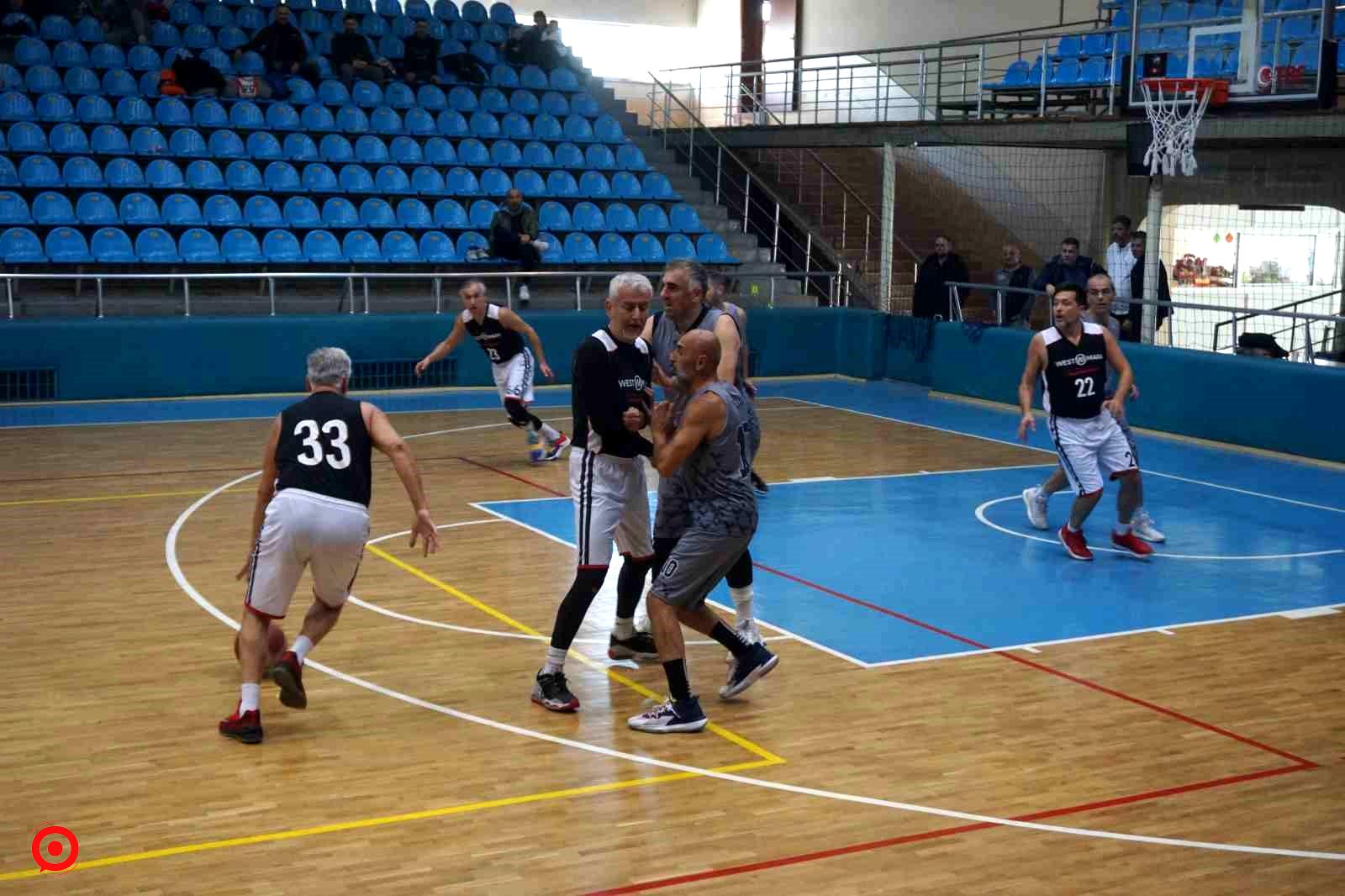 Edirne’de ’Uluslararası Veteran Basketbol Turnuvası’ başladı