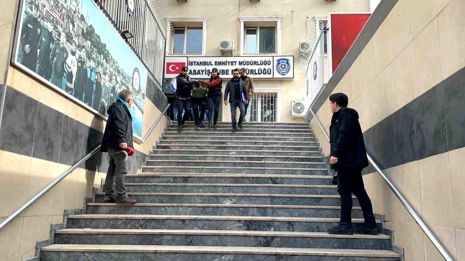 Esenyurt’ta bankadan çıkan vatandaşı gasp eden şüpheliler yakalandı