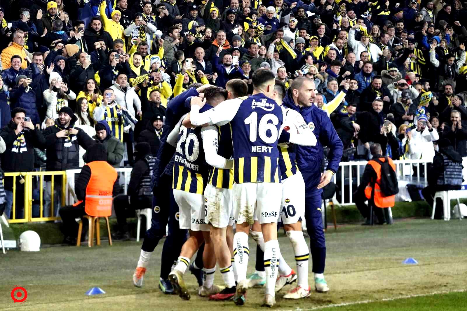 Fenerbahçe 100 golü geçti