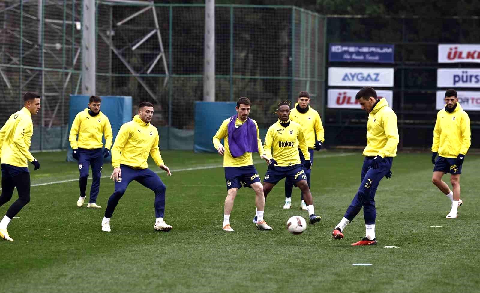 Fenerbahçe, Gaziantep Futbol Kulübü maçı hazırlıklarına başladı