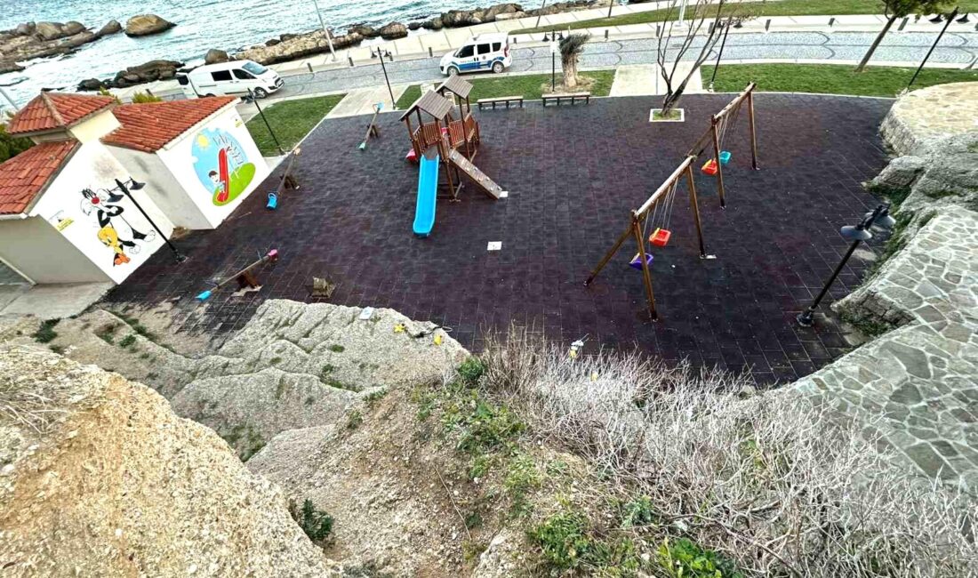 Çanakkale’nin Gelibolu ilçesinde parkta