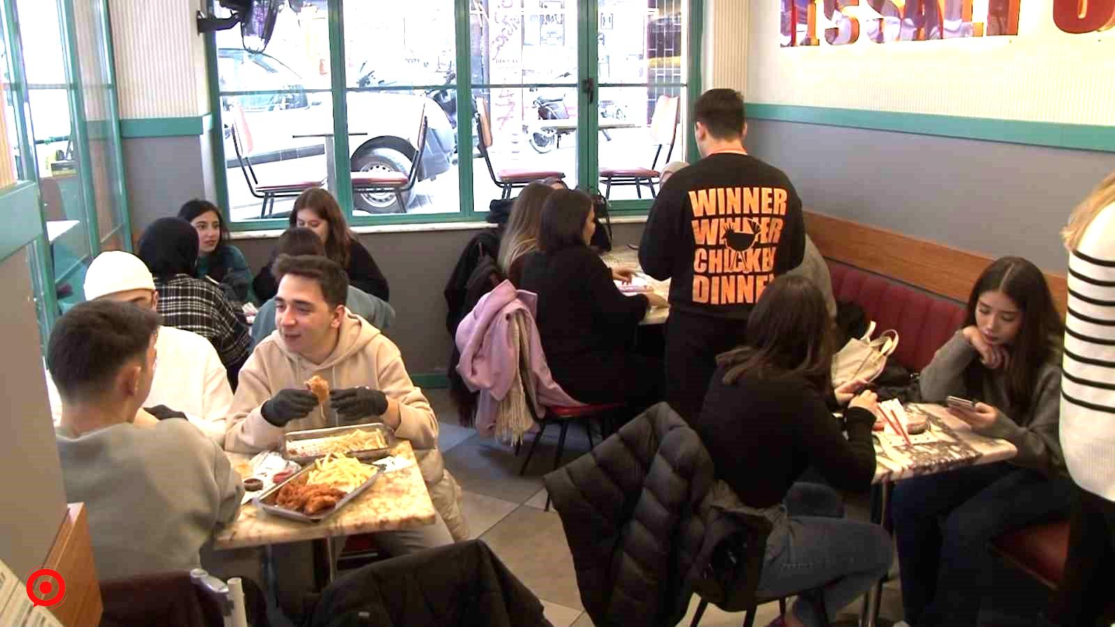 Kadıköy esnafından üniversite öğrencilerine ücretsiz yemek desteği