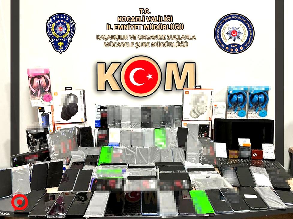 Kocaeli’de 115 gümrük kaçağı cep telefonu ele geçirildi