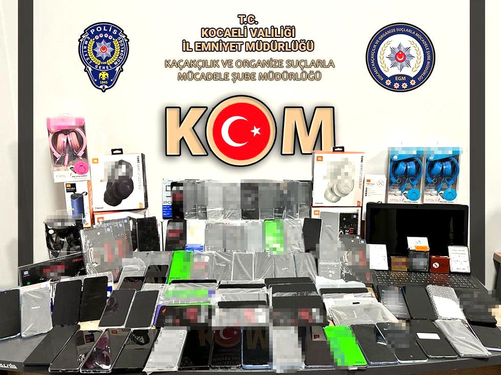 Kocaeli’de 115 gümrük kaçağı cep telefonu ele geçirildi