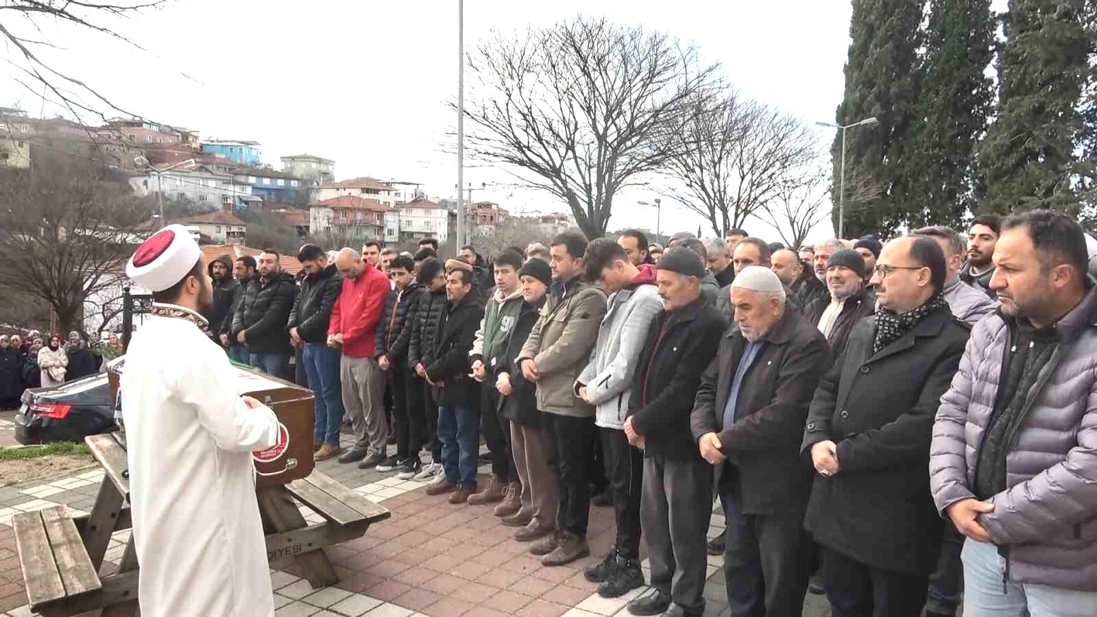 Küçük Zeynep gözyaşları içinde toprağa verildi