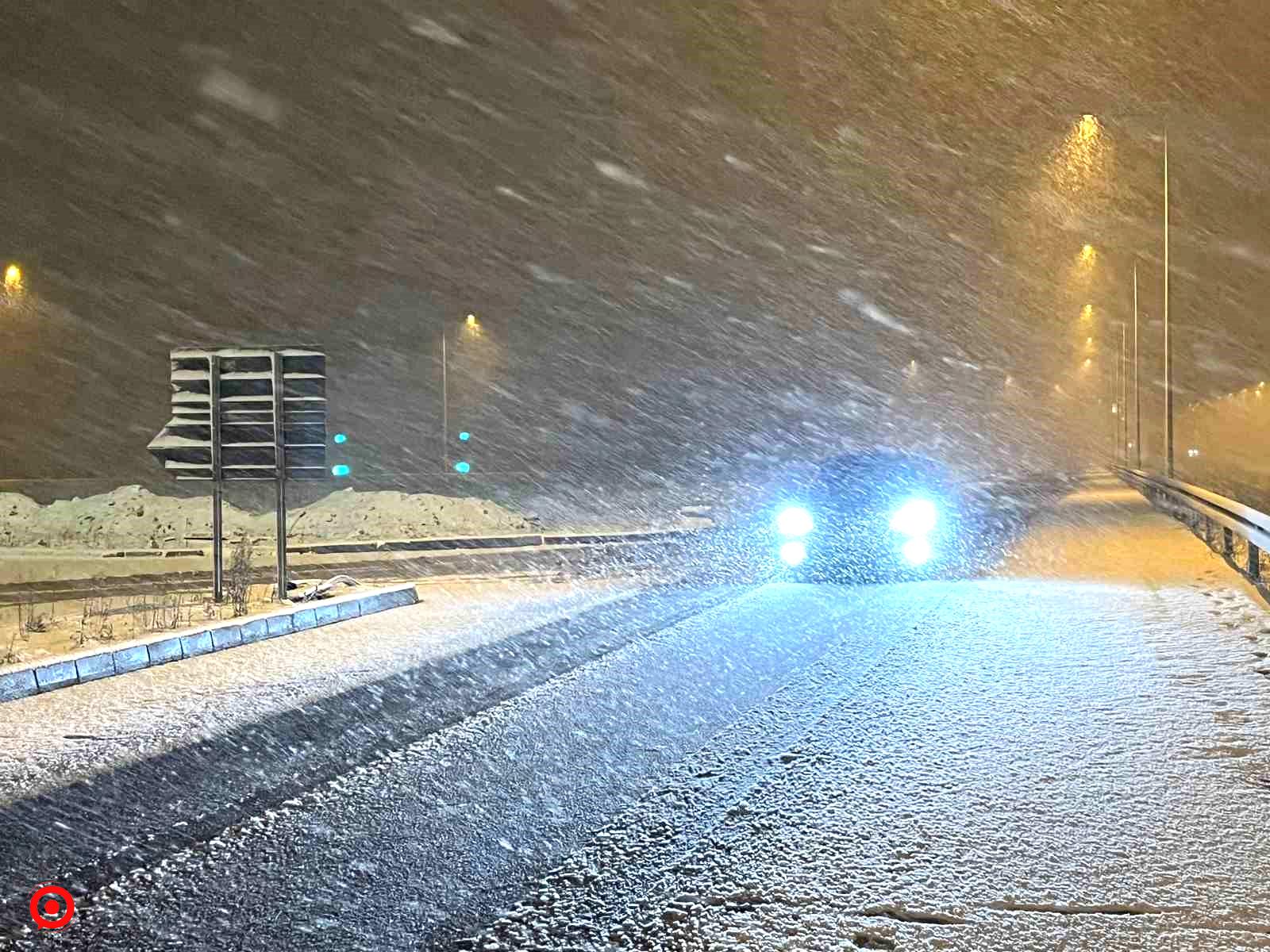 Kuzey Marmara Otoyolu Kocaeli geçişinde kar yağışı etkili oluyor