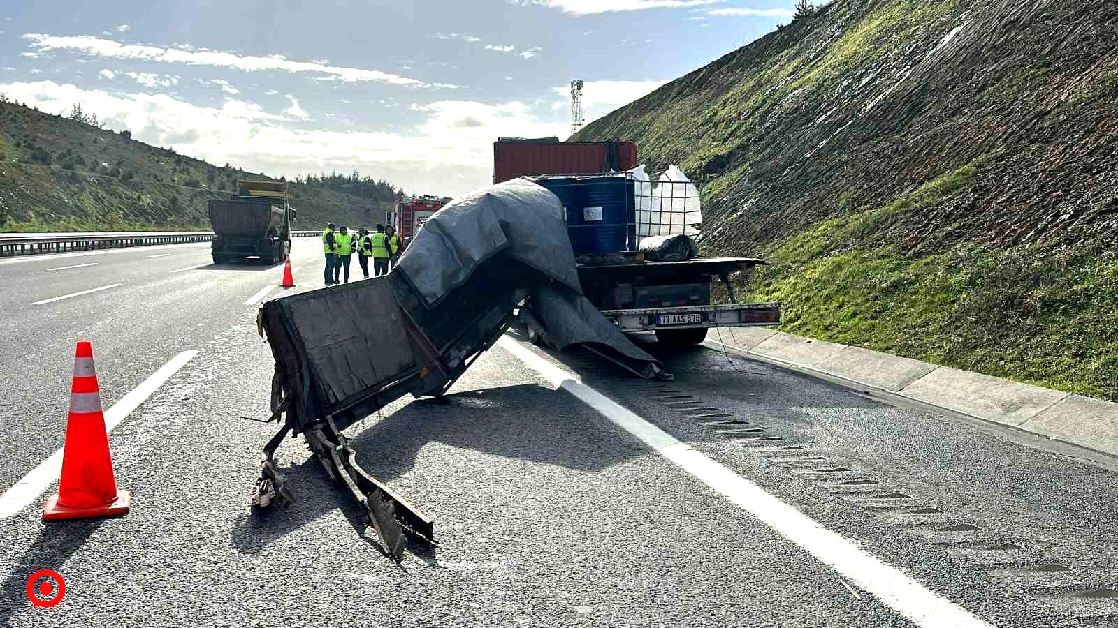 Kuzey Marmara Otoyolu’nda kaza sonrası kimyasal madde paniği