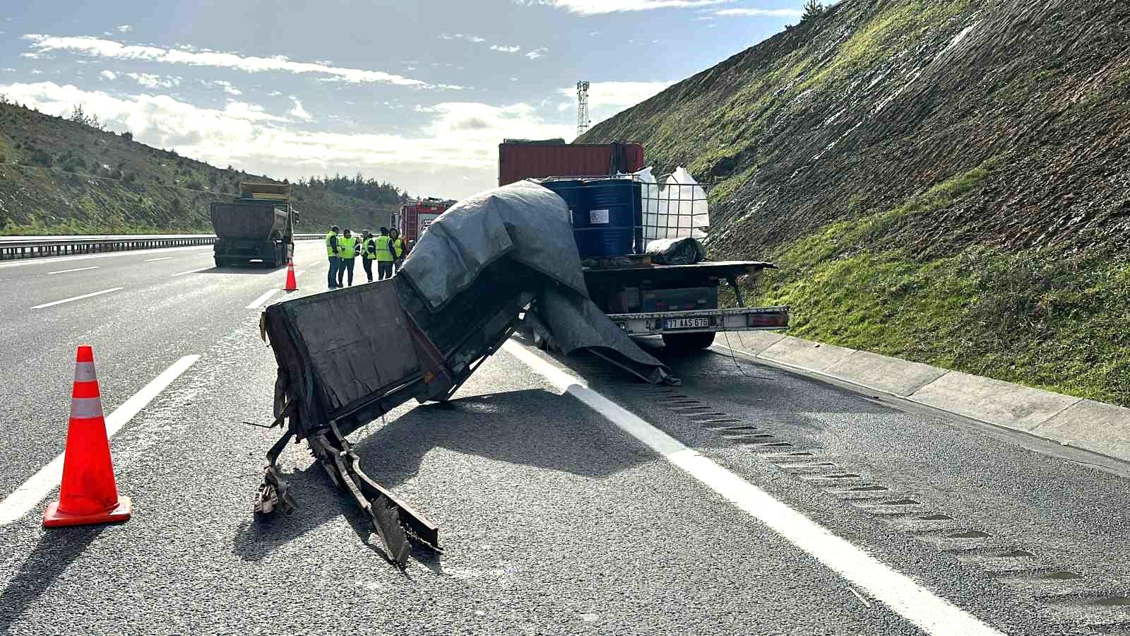 Kuzey Marmara Otoyolu’nda kaza sonrası kimyasal madde paniği