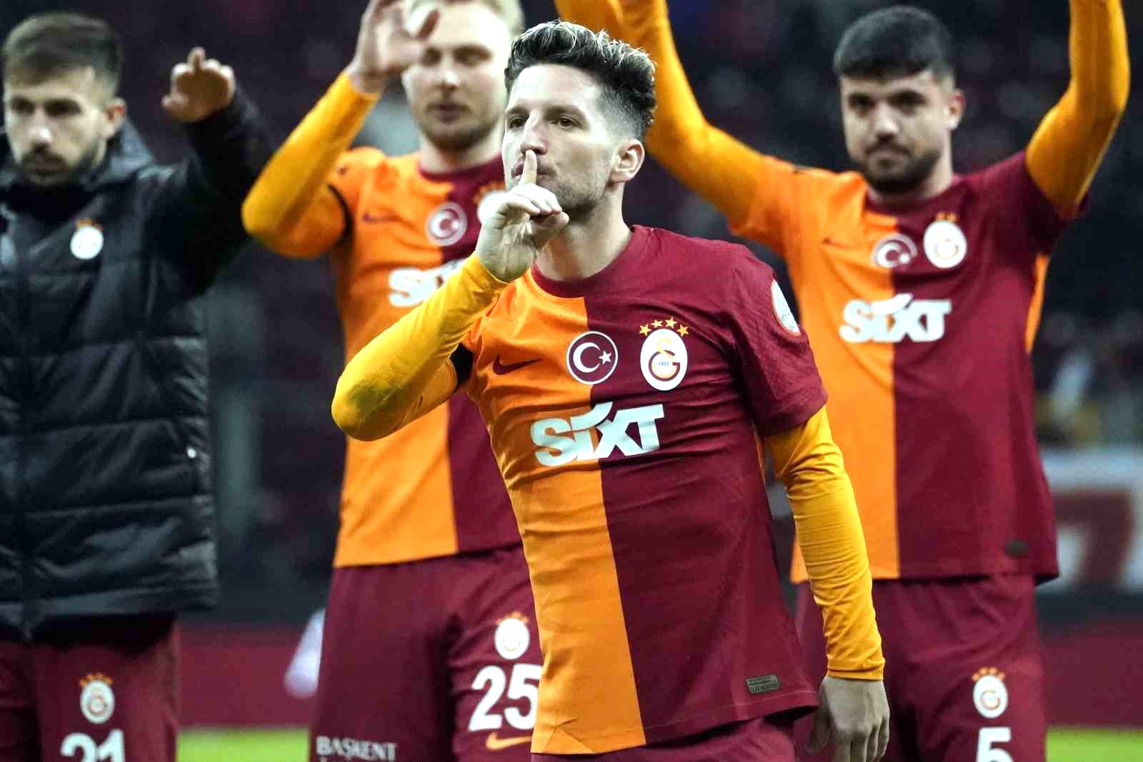 Maç sonu 3’lüsü Dries Mertens’ten