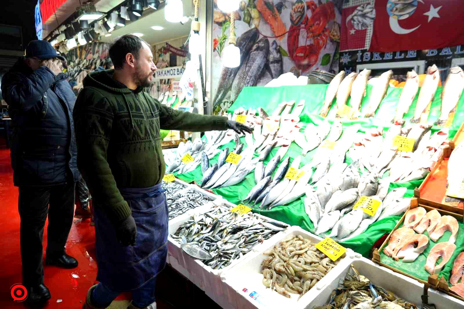 Marmara’da başlayan kar yağışı ve fırtına balık fiyatlarına yükseliş olarak yansıdı