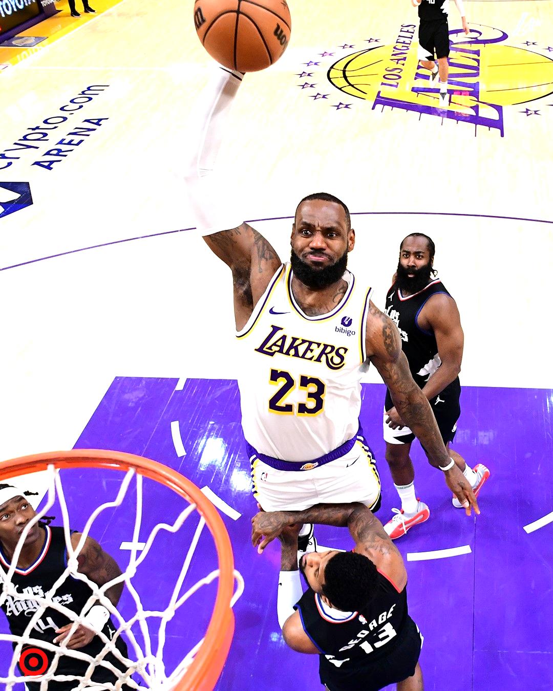 NBA’de Los Angeles derbisinde kazanan Lakers