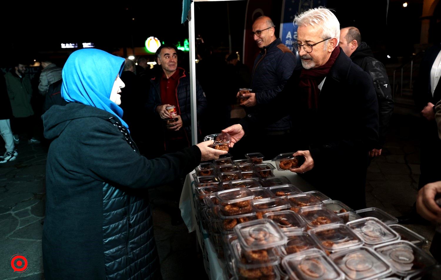 Nilüfer Belediyesi’nden kandil simidi ikramı