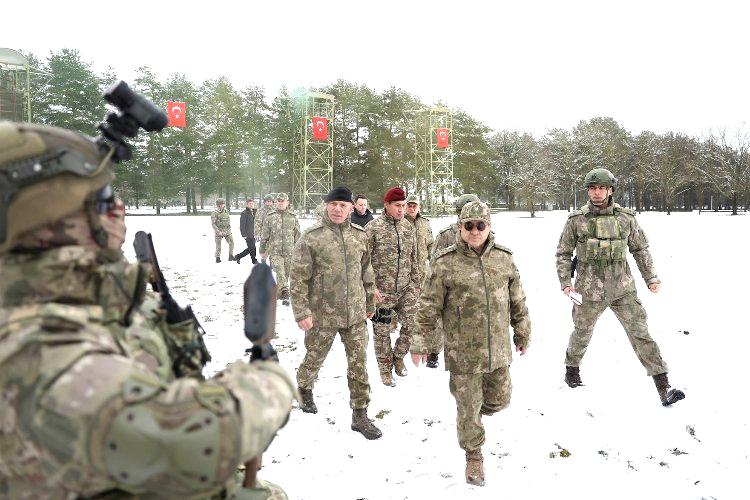 Orgeneral Bayraktaroğlu Bolu 2. Komando Tugayı’nda