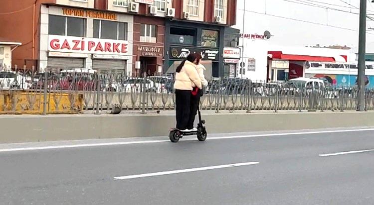 Sultangazi’de elektrikli scooterla tehlikeli yolculuk