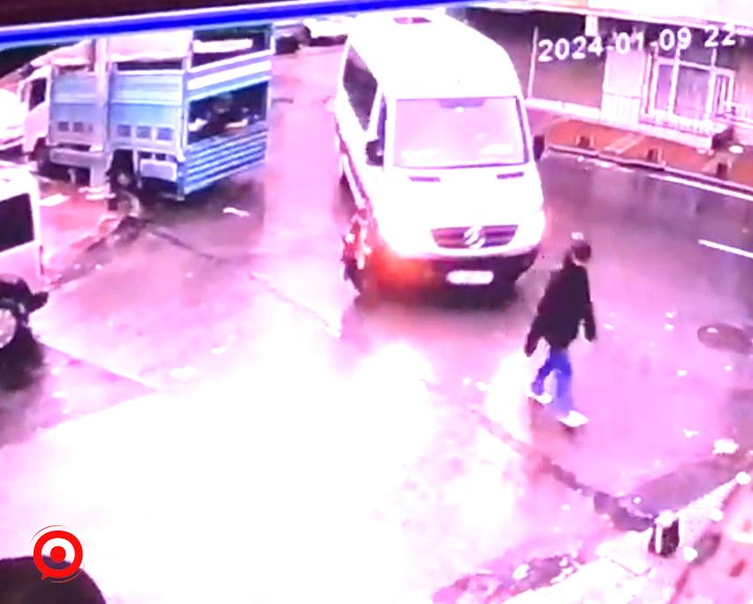 Sultangazi’de servis aracının altında kalan çocuk hayatını kaybetti
