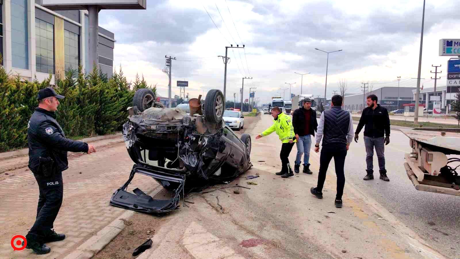 Taklalar atarak karşı yöne geçti