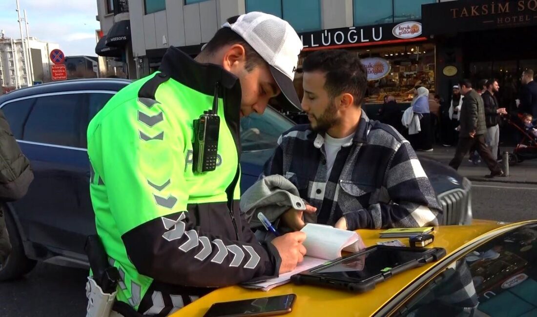 Taksim Meydanı’nda trafik polisleri