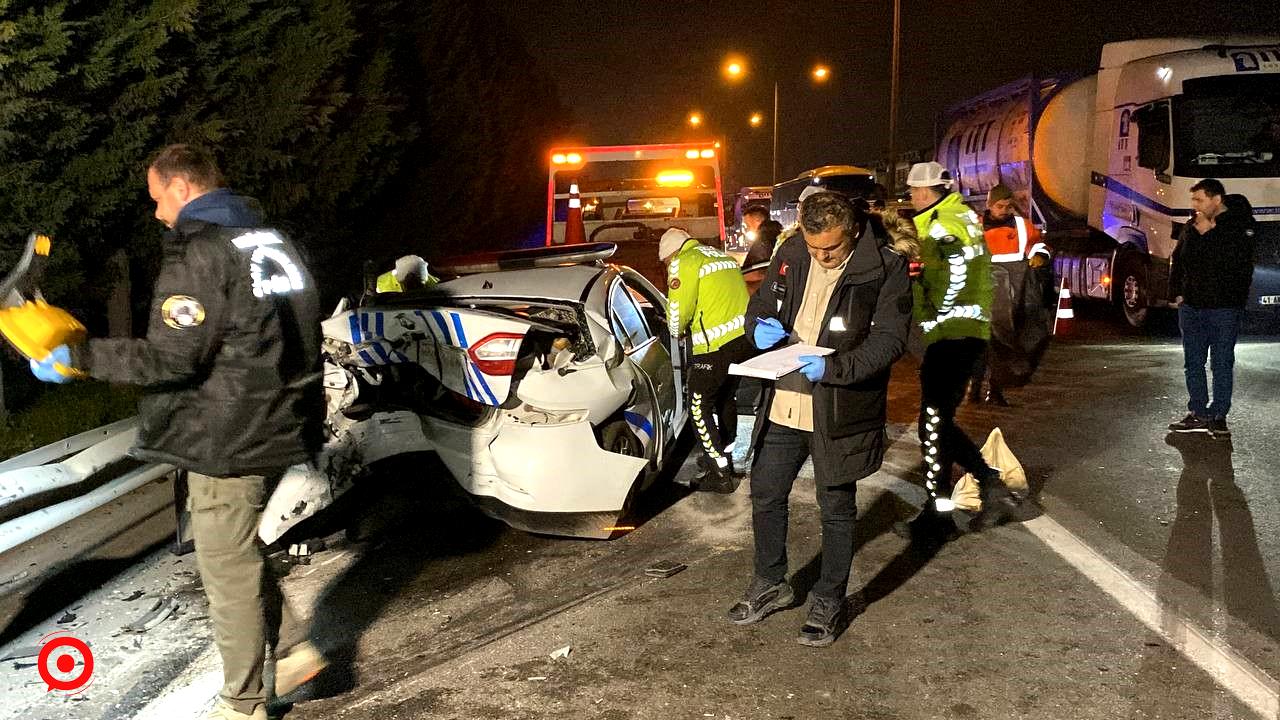 TEM Otoyolu’nda kovalamaca kazayla bitti: 14 göçmen, 4 polis yaralı