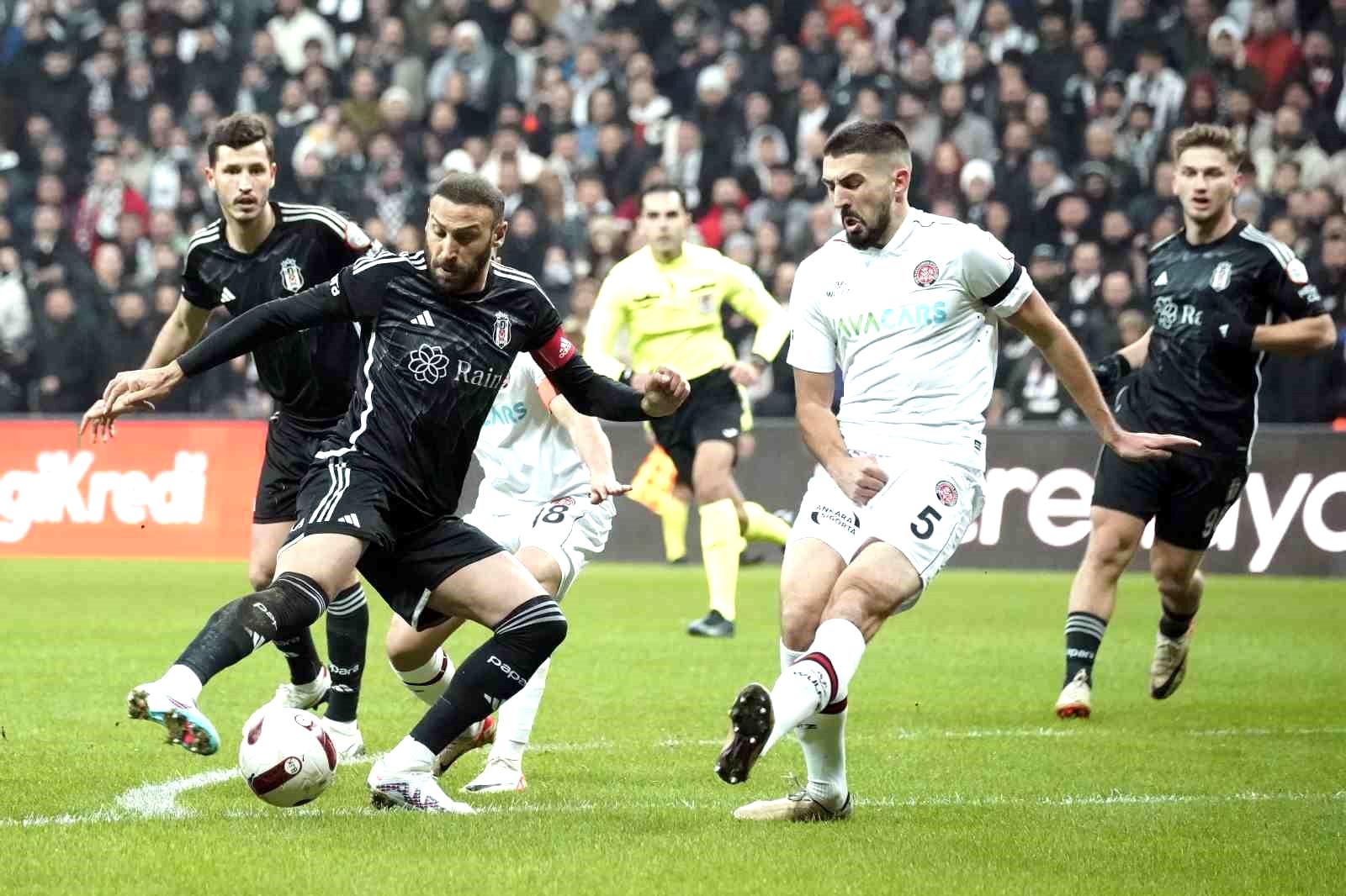 Trendyol Süper Lig: Beşiktaş: 0 – Fatih Karagümrük: 0 (İlk yarı)