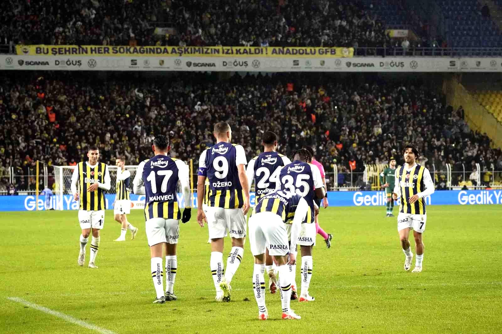 Trendyol Süper Lig: Fenerbahçe: 5 – Konyaspor: 0 (İlk yarı)