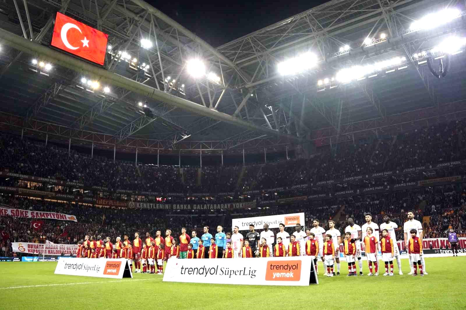 Trendyol Süper Lig: Galatasaray: 0 – Kayserispor: 0 (Maç devam ediyor)