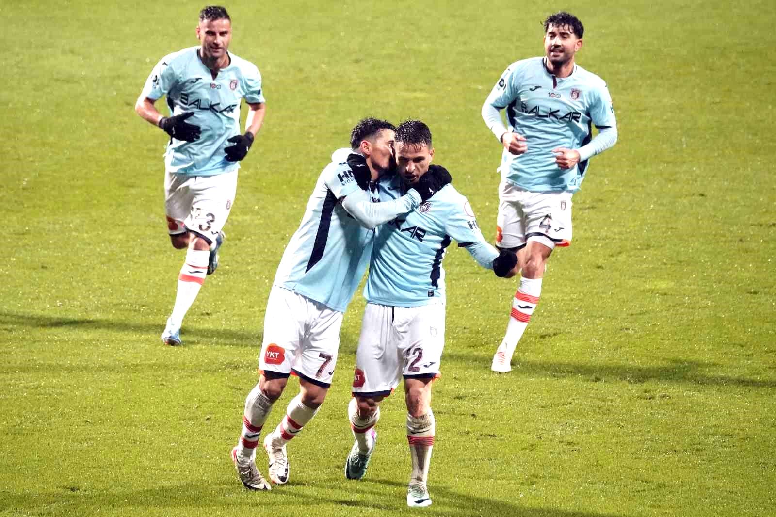 Trendyol Süper Lig: Kasımpaşa: 0 – Başakşehir: 1 (İlk yarı)