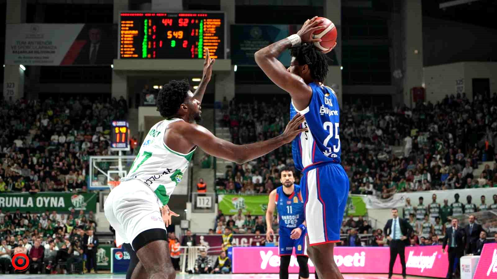 Türkiye Sigorta Basketbol Süper Ligi: Bursaspor: 73 - A. Efes: 83