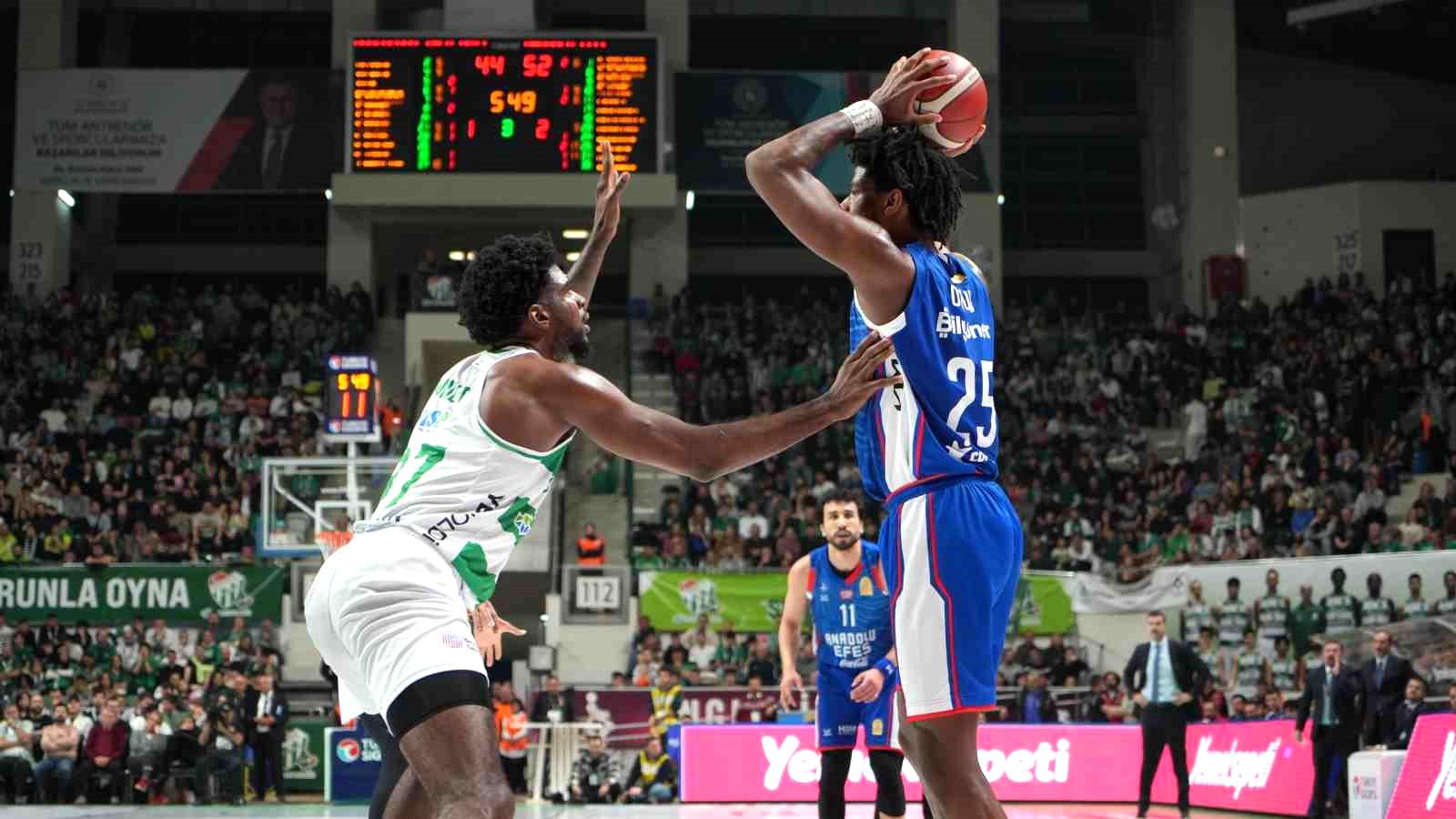 Türkiye Sigorta Basketbol Süper Ligi: Bursaspor: 73 – A. Efes: 83