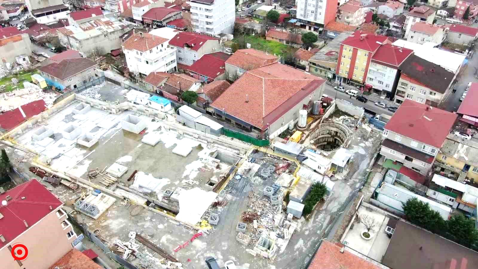 Ümraniye’de çökme oluşan metro şantiyesi havadan görüntülendi