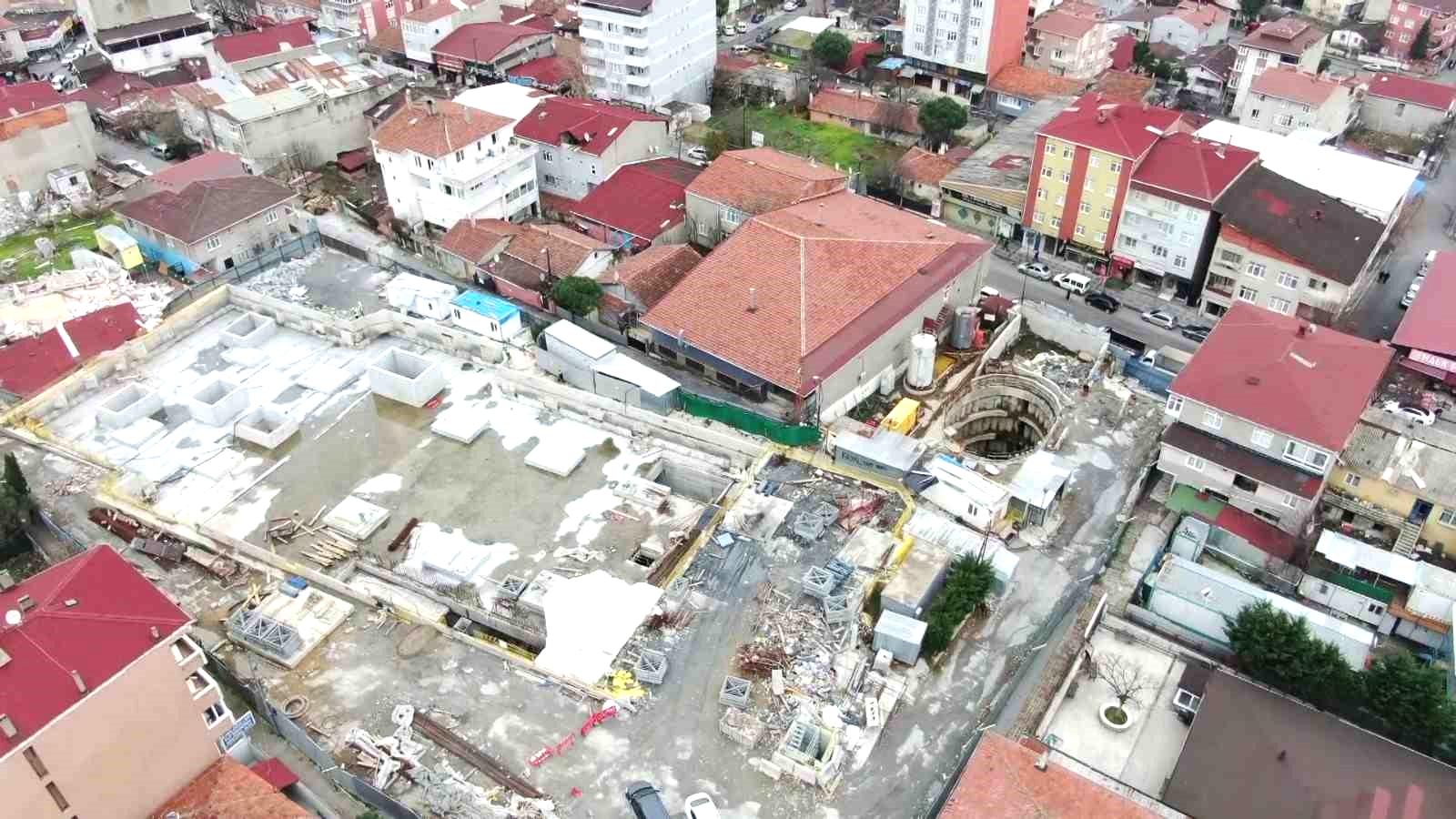 Ümraniye’de çökme oluşan metro şantiyesi havadan görüntülendi