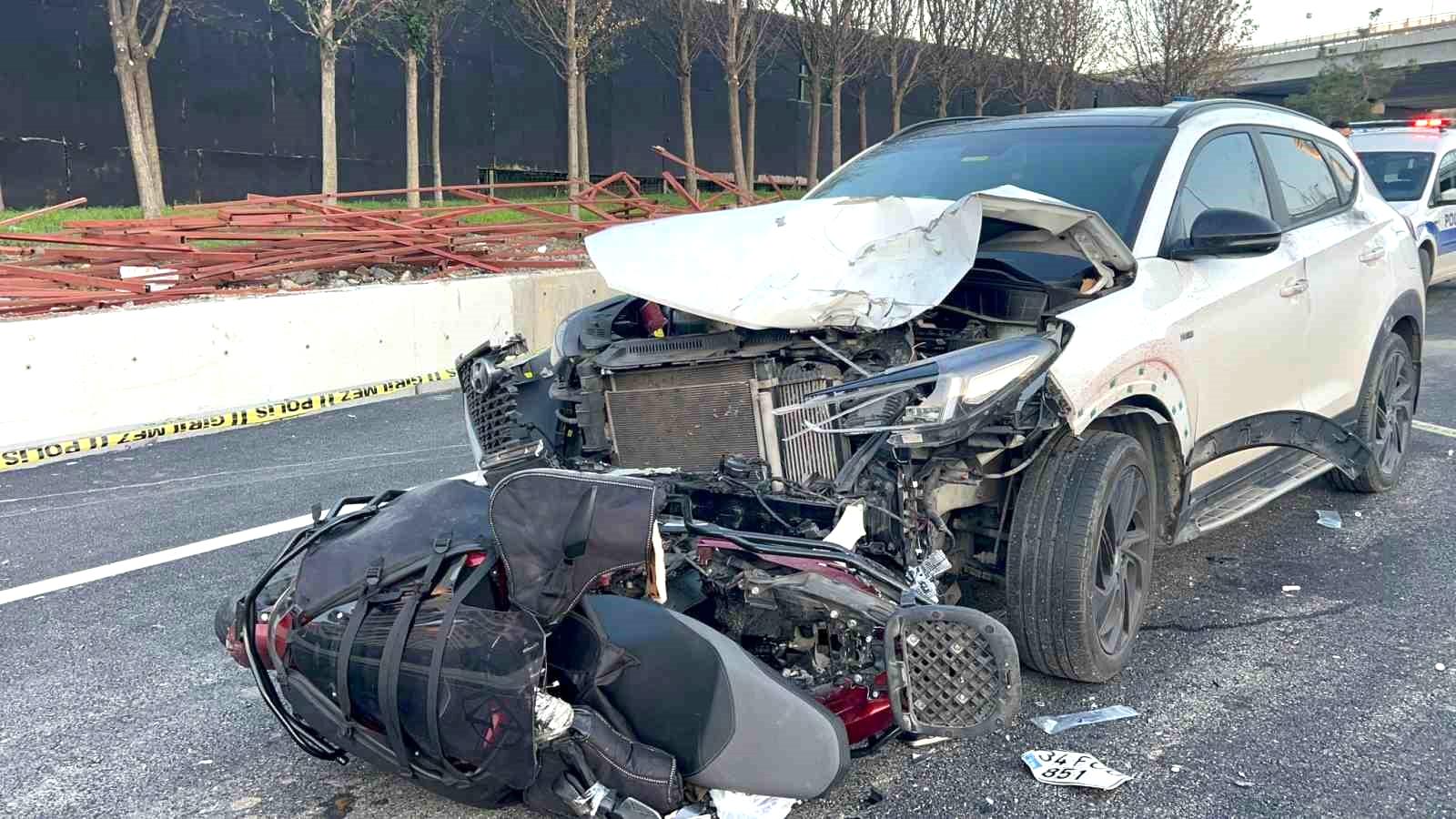 Üsküdar’da alkollü sürücünün çarptığı motosikletli hayatını kaybetti