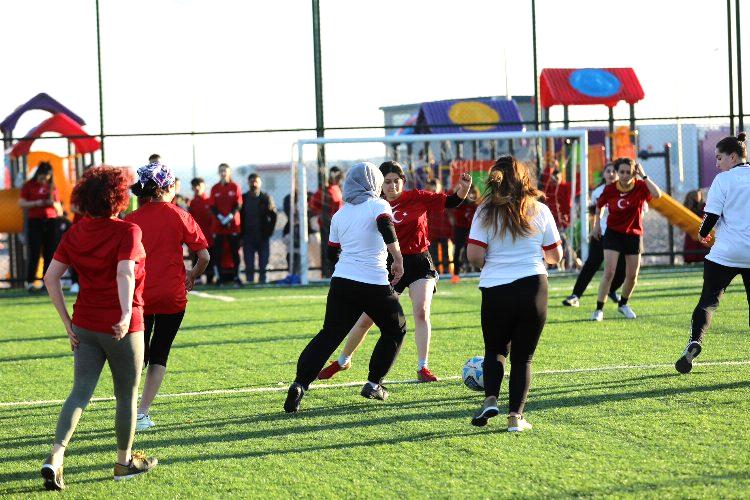 Adıyaman’da kadın futbol takımlarını buluşturdu