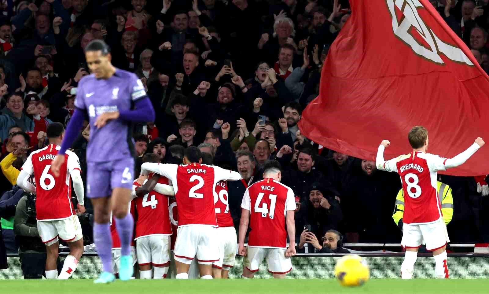 Arsenal evinde Liverpool’u 3-1 ile geçti