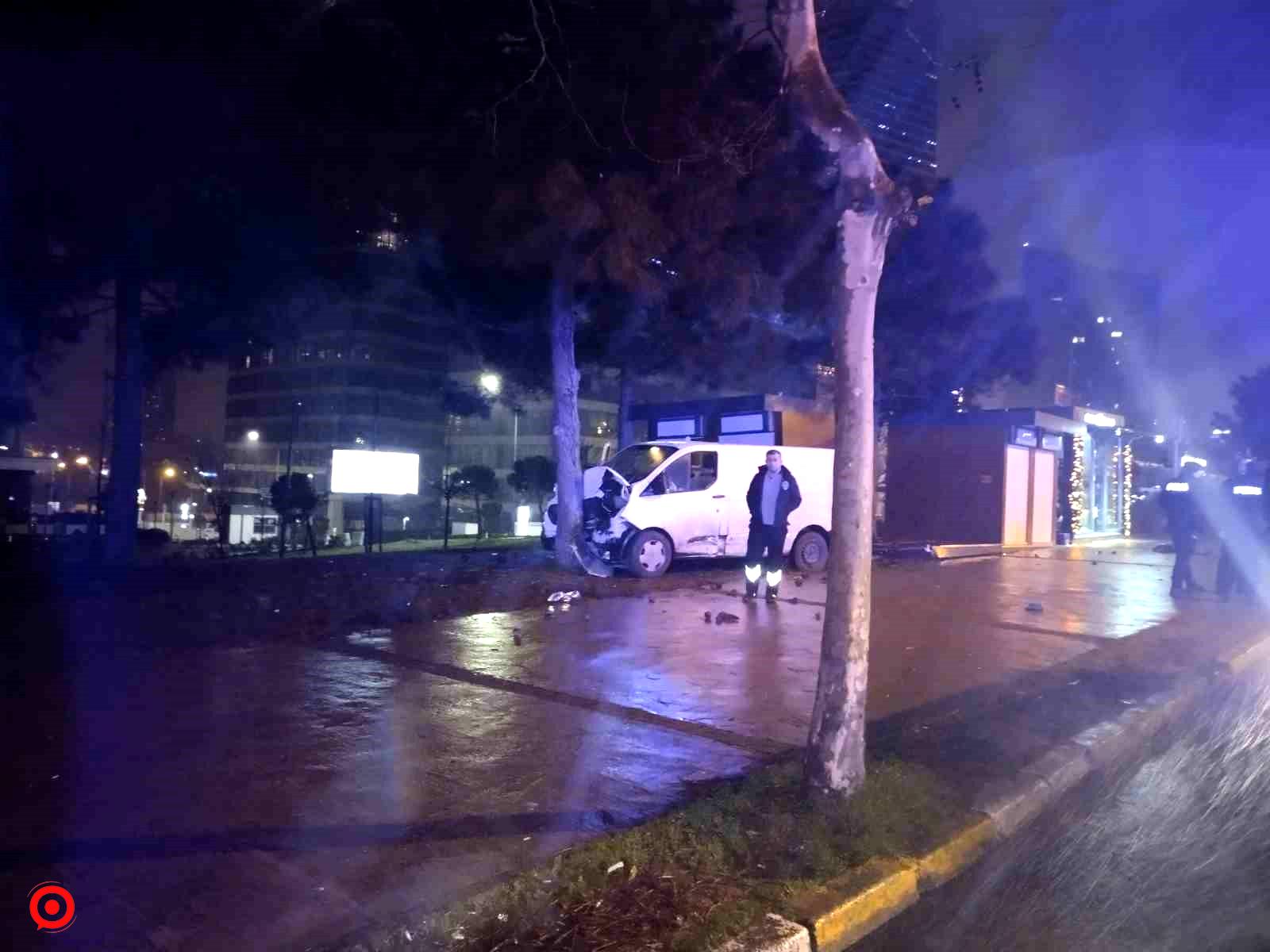 Ataşehir’de trafik kazası: 1’i ağır, 2 yaralı