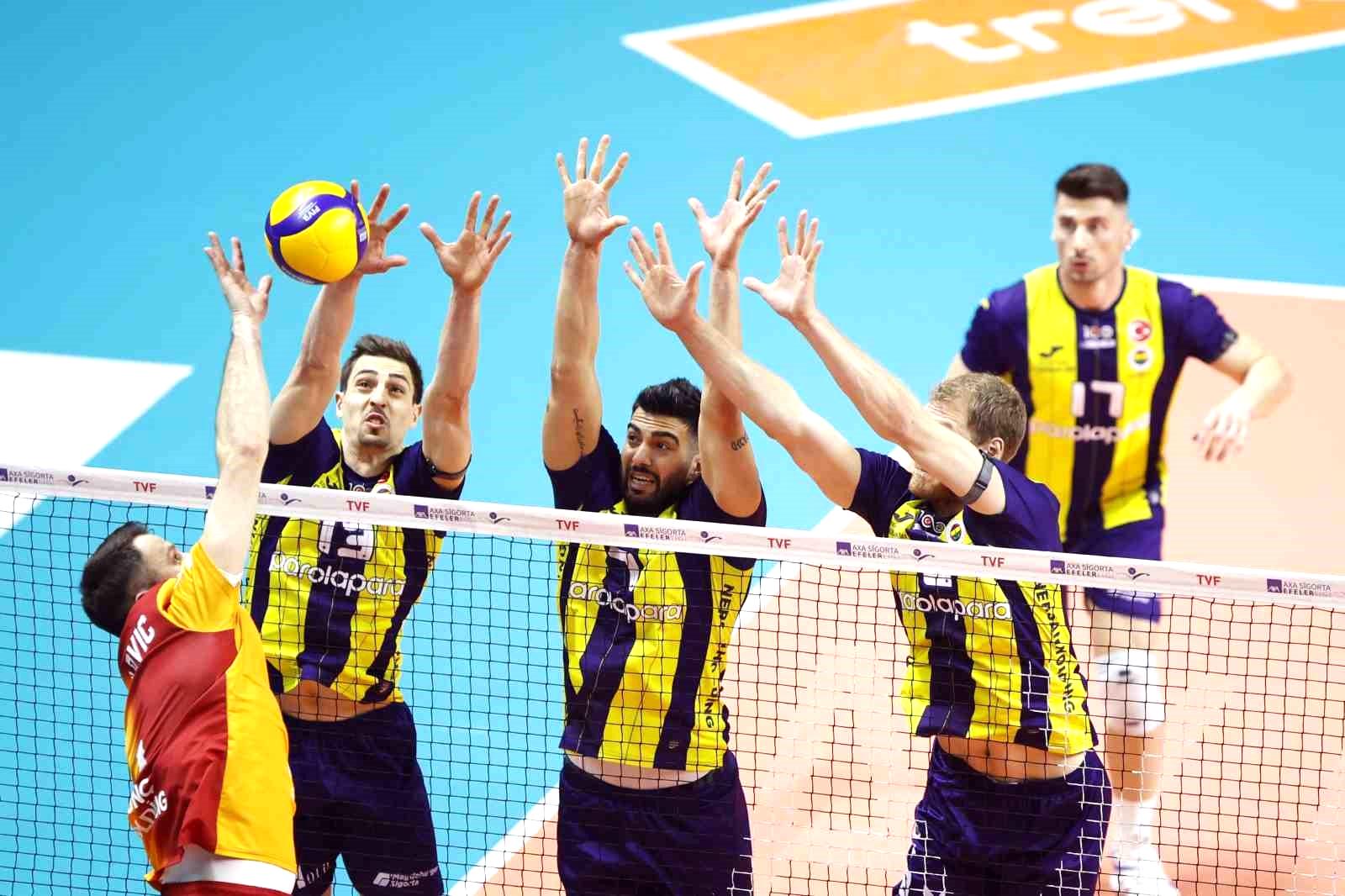 AXA Sigorta Efeler Ligi: Fenerbahçe 3 – Galatasaray HDI Sigorta: 2