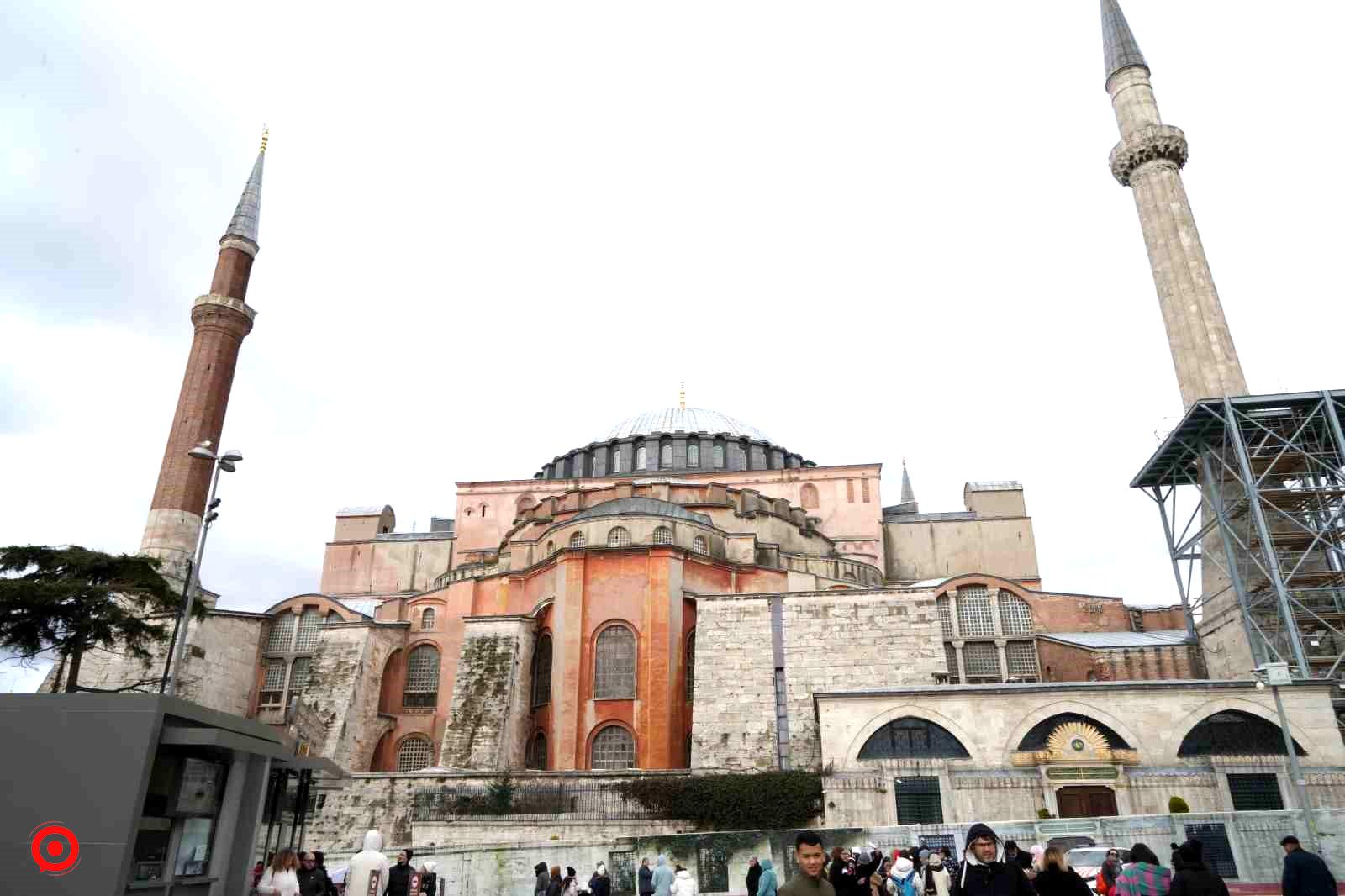 Ayasofya Camii’ndeki Osmanlı eserleri de yakında artırılmış gerçeklik destekli QR kodla anlatılacak