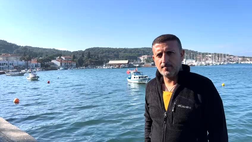 Ayvalık’ta yaklaşık 100 yaşındaki ölü Caretta Caretta sahile vurdu