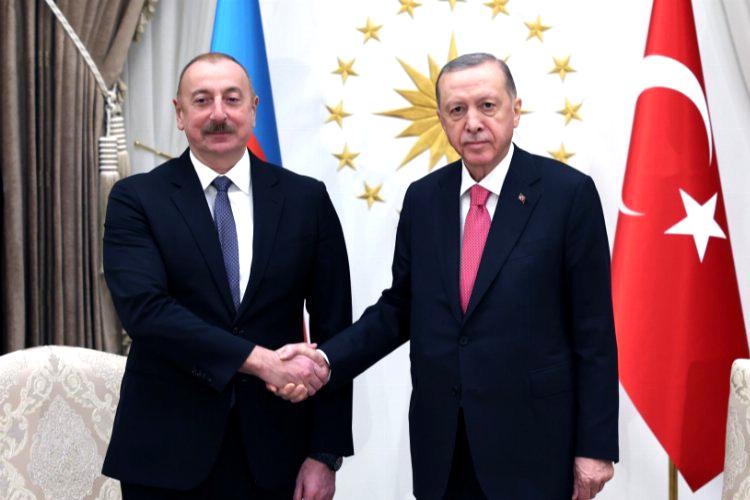 Azerbaycan'daki tarihi Cumhurbaşkanlığı seçimlerinde