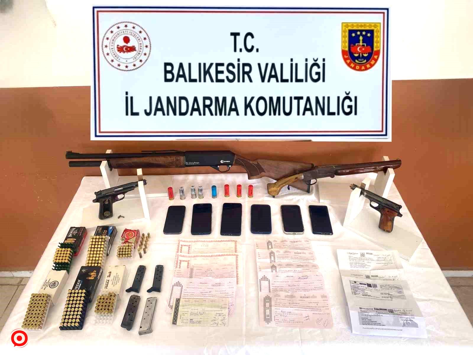 Balıkesir’de tefecilik yapan suç örgütü çökertildi