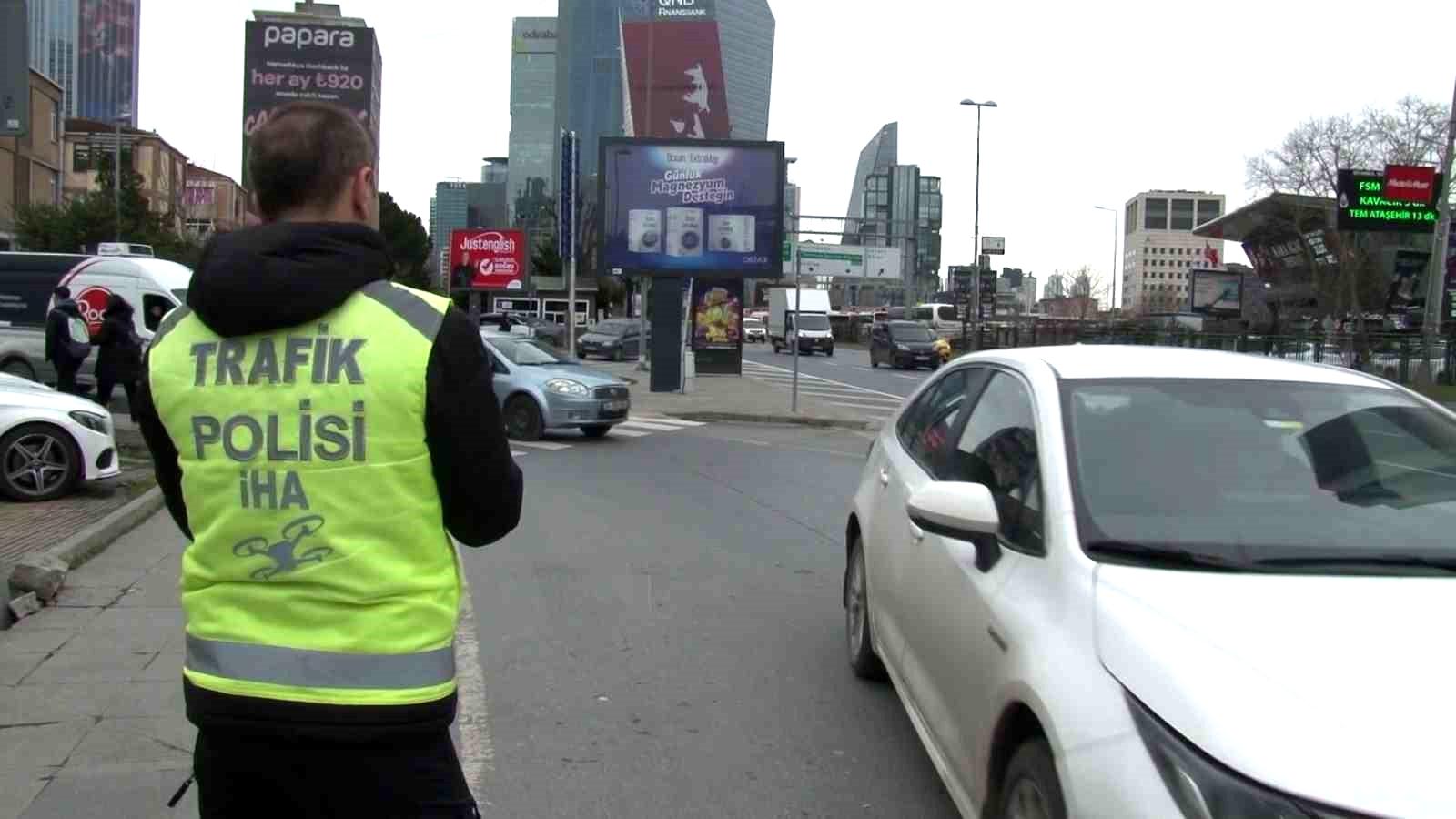 Beşiktaş’ta yayalara yol vermeyen sürücülere ceza yağdı