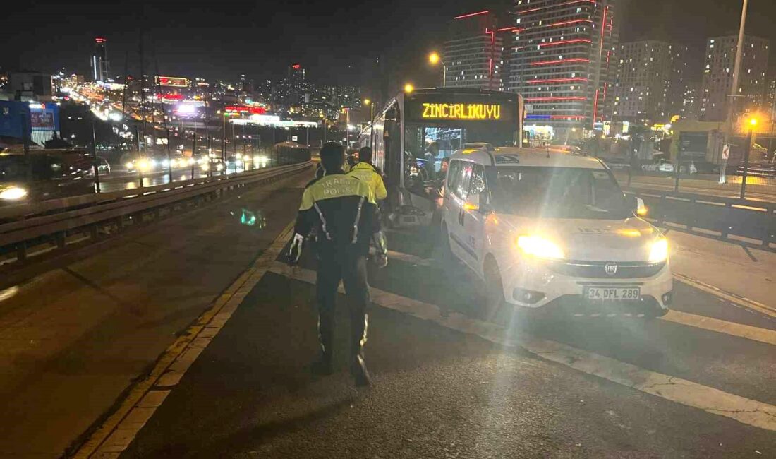 Beylikdüzü’nde aracı arızalanan metrobüs