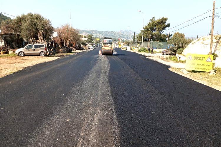 Bodrum’da sıcak asfalt çalışmaları sürüyor