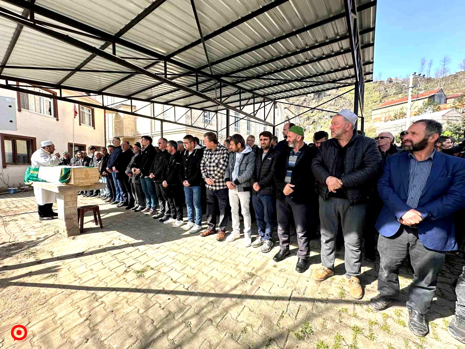 Boşanma aşamasındaki eşi tarafından öldürülen genç kadın son yolculuğuna uğurlandı