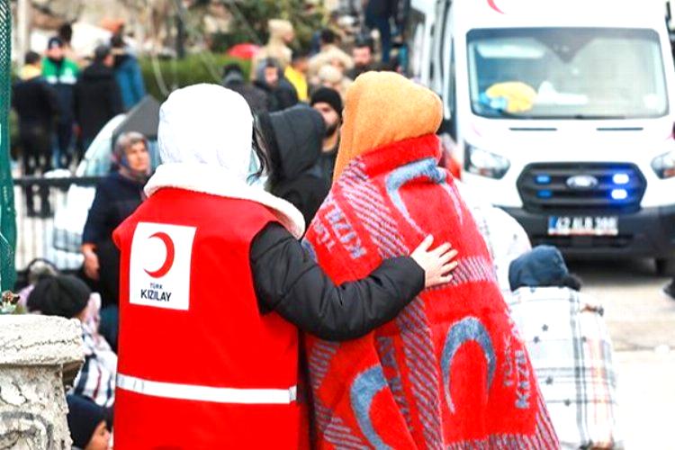 Bursa Kızılay’dan deprem bölgesine yardım sürüyor
