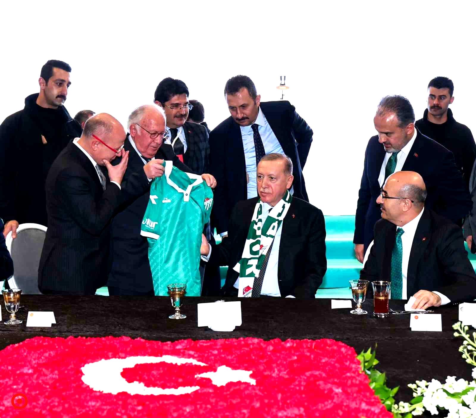 Bursaspor Başkanı Bür’ün, Cumhurbaşkanı Erdoğan’la görüşmesi camiada heyecan oluşturdu