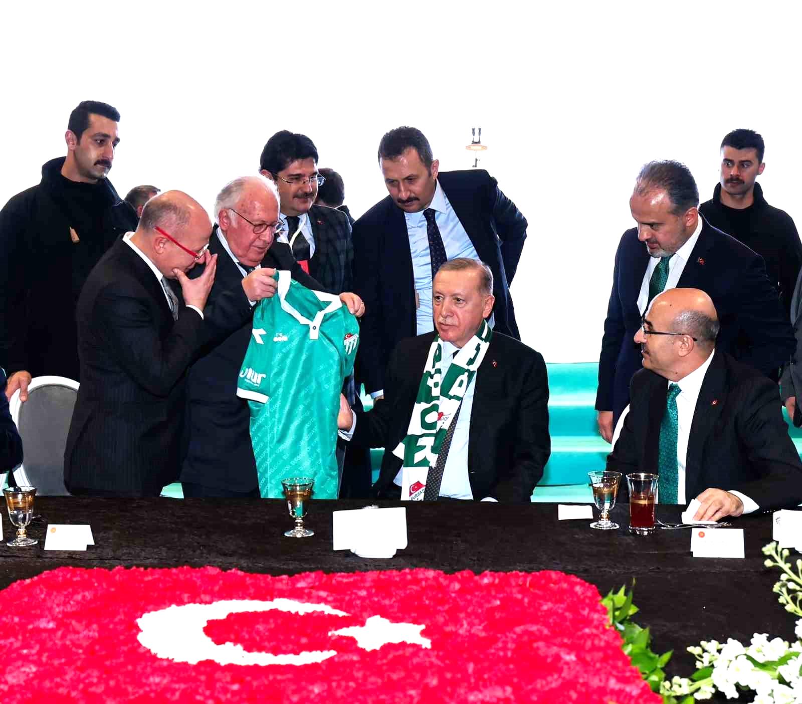 Bursaspor Başkanı Bür’ün, Cumhurbaşkanı Erdoğan’la görüşmesi camiada heyecan oluşturdu