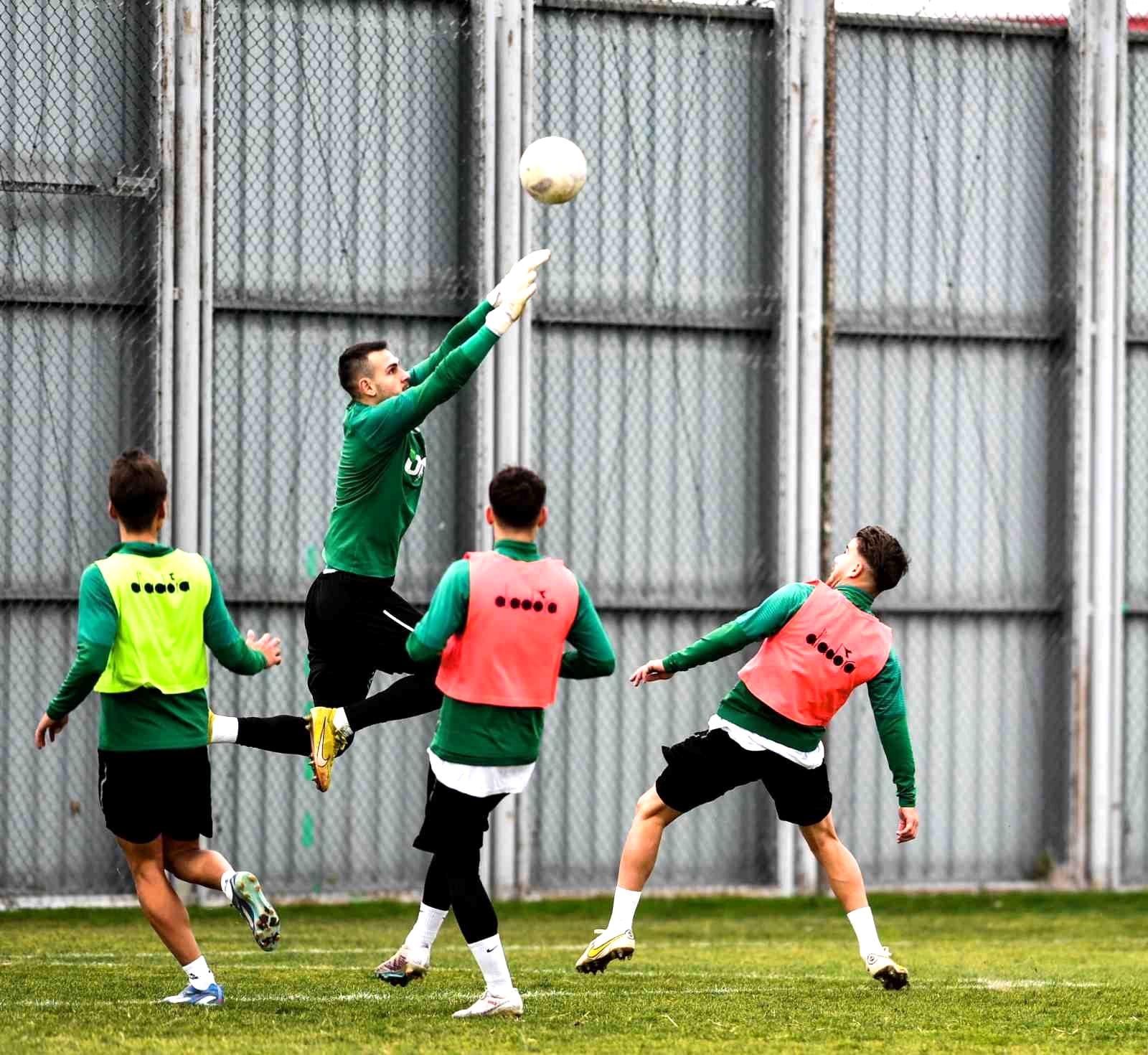 Bursaspor’da Ankara Demirspor maçı hazırlıkları başladı